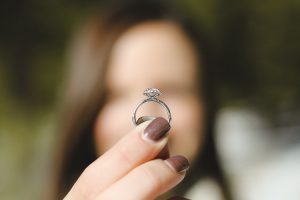 date-in-asia-proposal-thai-lady