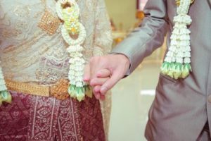 date-in-asia-thai-lady-with-husband-usa