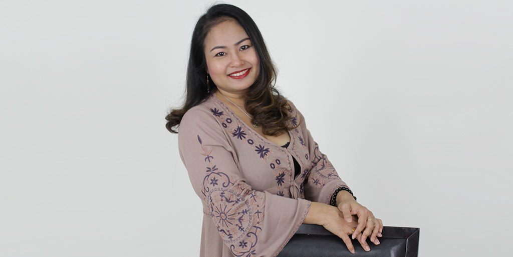 Asian Singles: Meet Cheerful Thai Lady “Piyachat”