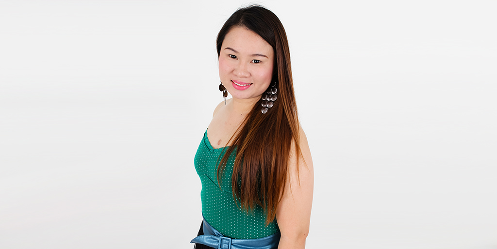 Thai Matchmaking: Meet Cheerful Thai Lady “Emily”