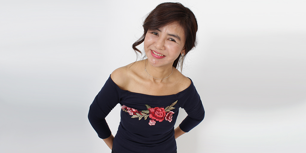 Thai Singles: Meet Cheerful Thai Lady “Min”